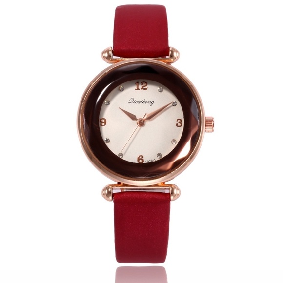 Bold Elegance: Red Faceted Faux Leather Watch - Picture 1 of 1